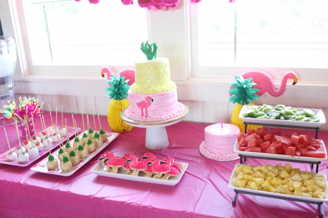 flamingo dessert table